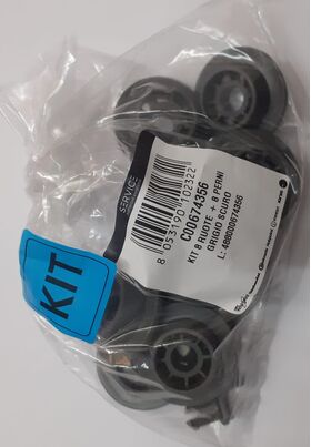 KIT 8 RUOTE + 8 PERNI GRIGIO SCURO C00674356 C00674356        INDESIT